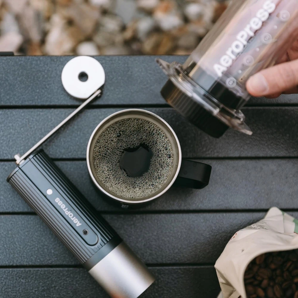 Kavamalė AeroPress - Młynek rankinis pilka