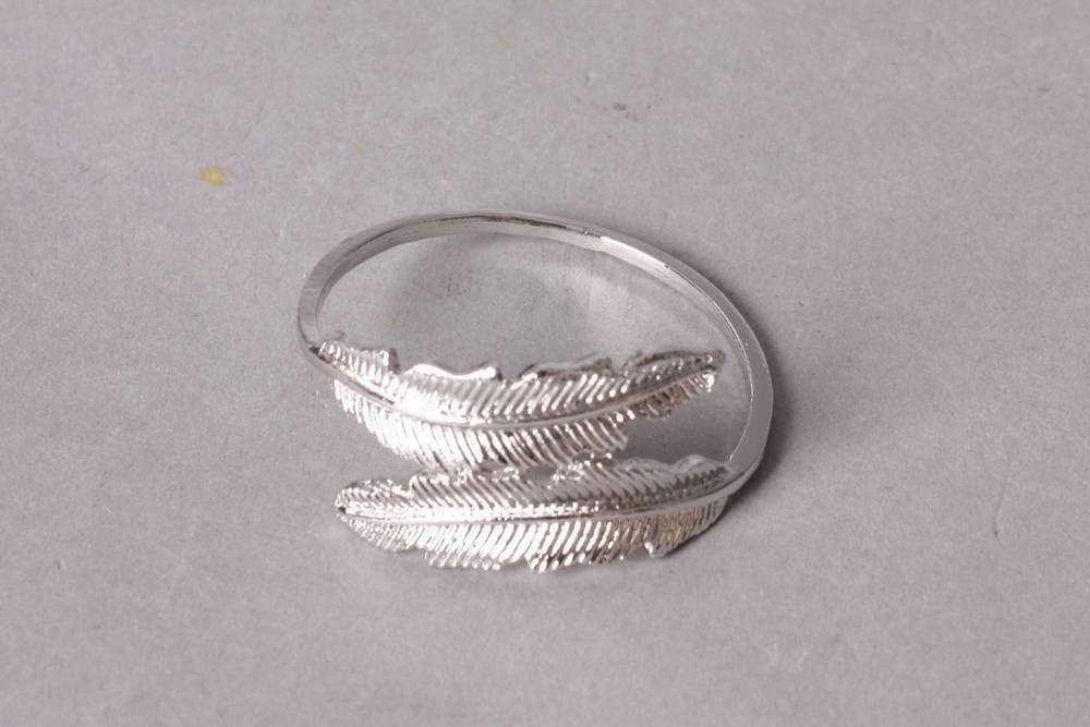 Mondex ADRIANNE sidabrinis plunksnų servetėlių laikiklis 4x4x2cm