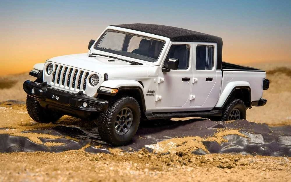 Airfix QUICKBUILD Jeep Gladiator (JT) Overland – surenkamas be klijų, 44 d.