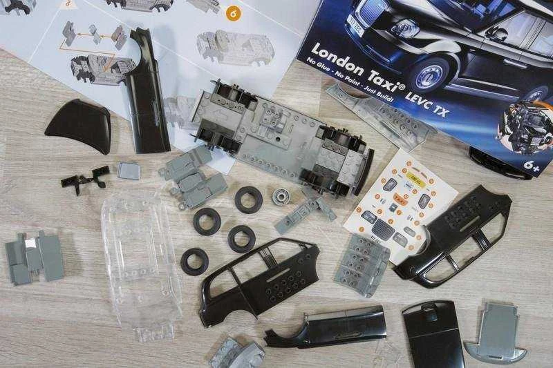 Airfix QUICKBUILD Londono taksi LEVC TX – be klijų plastikinis konstruktorius