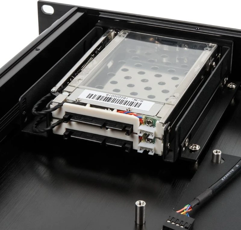 Akasa Galileo TU1 Thin–Mini–ITX 1U obudowa, OEM – juoda