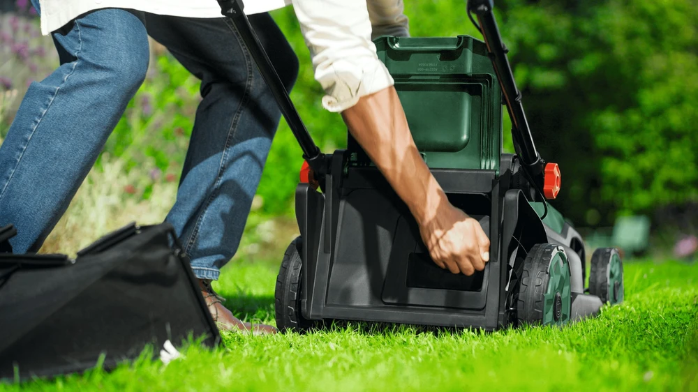 Akumuliatorinė vejapjovė Bosch Rotak 18V2-38; 38 cm