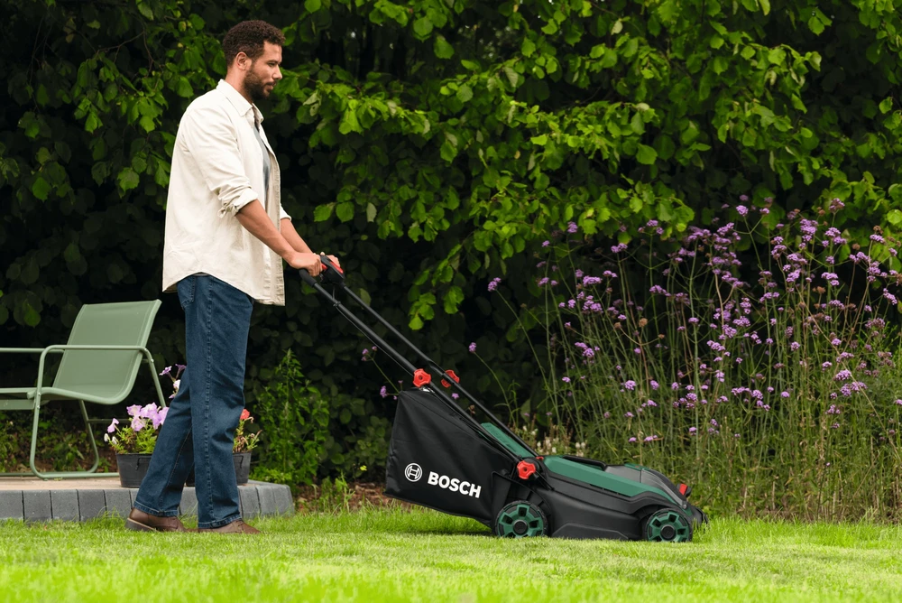 Akumuliatorinė vejapjovė Bosch Rotak 18V2-38; 38 cm