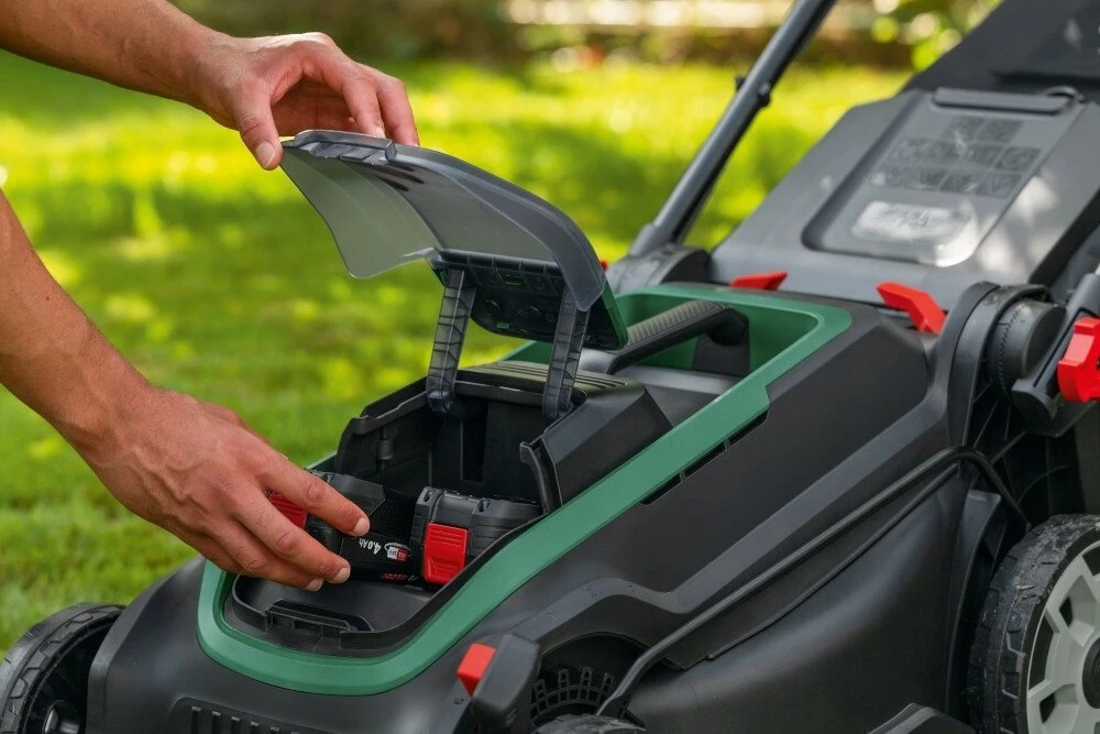 BOSCH  akumuliatorinė vejapjovė ROTAK18V2-43, 2x18V, 2x4,0 Ah