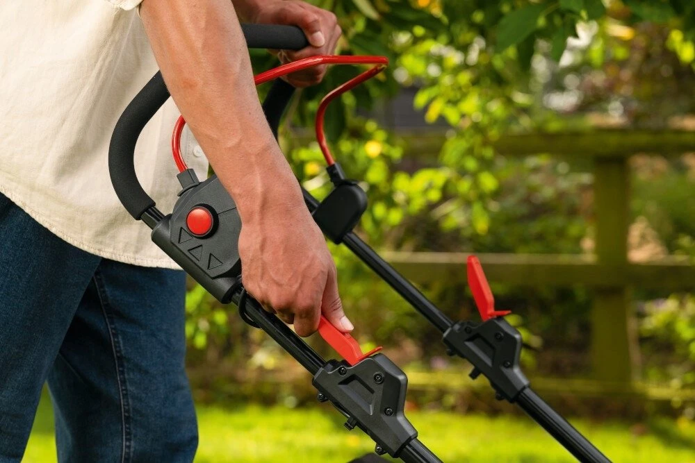 BOSCH  akumuliatorinė vejapjovė ROTAK18V2-43, 2x18V, 2x4,0 Ah
