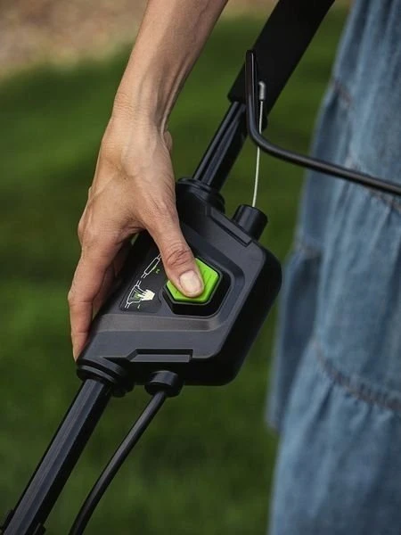 Akumuliatorinė savaeigė vejapjovė Greenworks GD24X2LM46SPK4x; 2x24 V; 2x4,0 Ah akum.