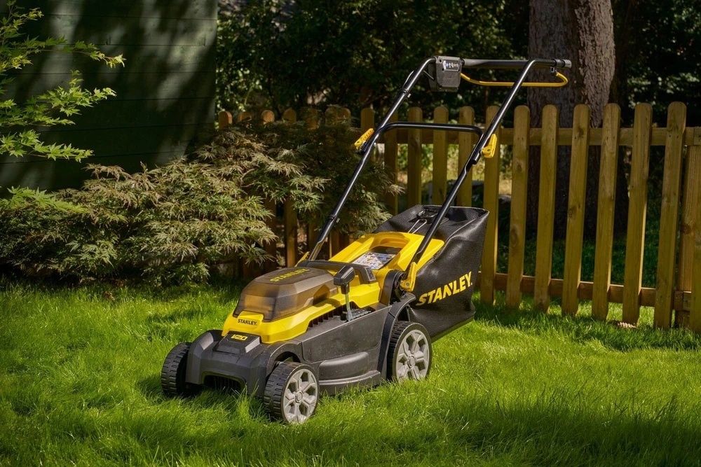 Akumuliatorinė vejapjovė Stanley SCMWP3401M1-QW