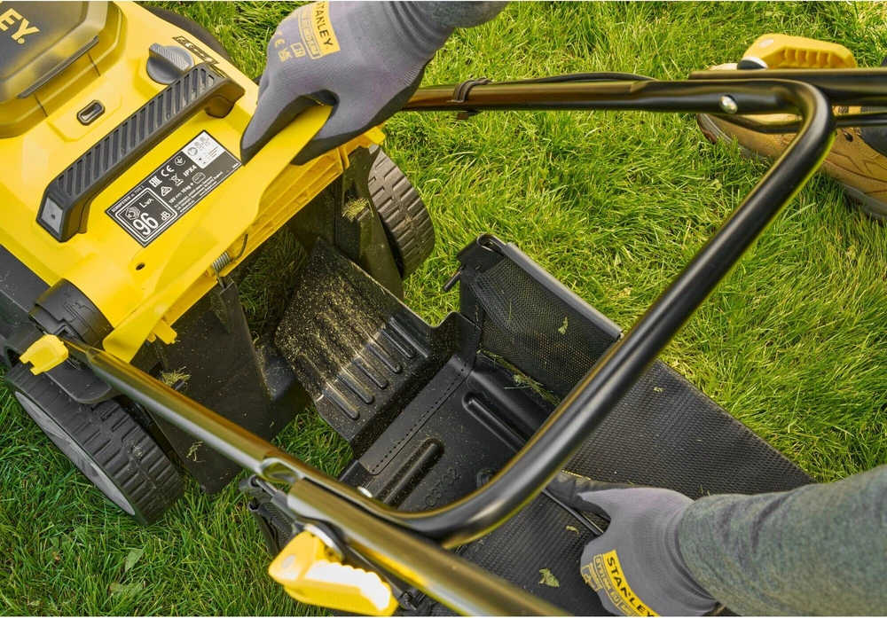 Akumuliatorinė vejapjovė Stanley SCMWP3701M2-QW