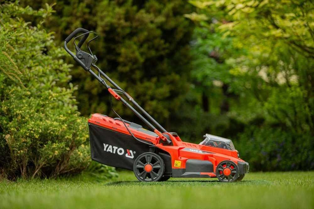 Akumuliatorinė vejapjovė Yato YT-85223; 36 V; 370 mm (be akumuliatoriaus ir pakrovėjo)