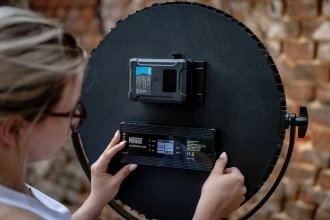 Newell BP-150 LCD V-Mount baterijų paketas
