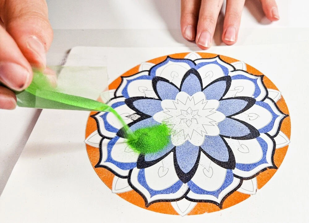 Alexander Smėlio tapyba - Smėlio menas - Aleksandras - Mandala 1 - kūrybinė pramoga