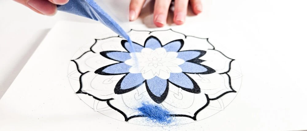Alexander Smėlio tapyba - Smėlio menas - Aleksandras - Mandala 1 - kūrybinė pramoga