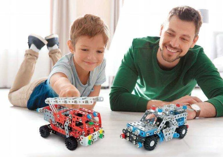Alexander Metalinis konstruktorius – Policijos automobilis