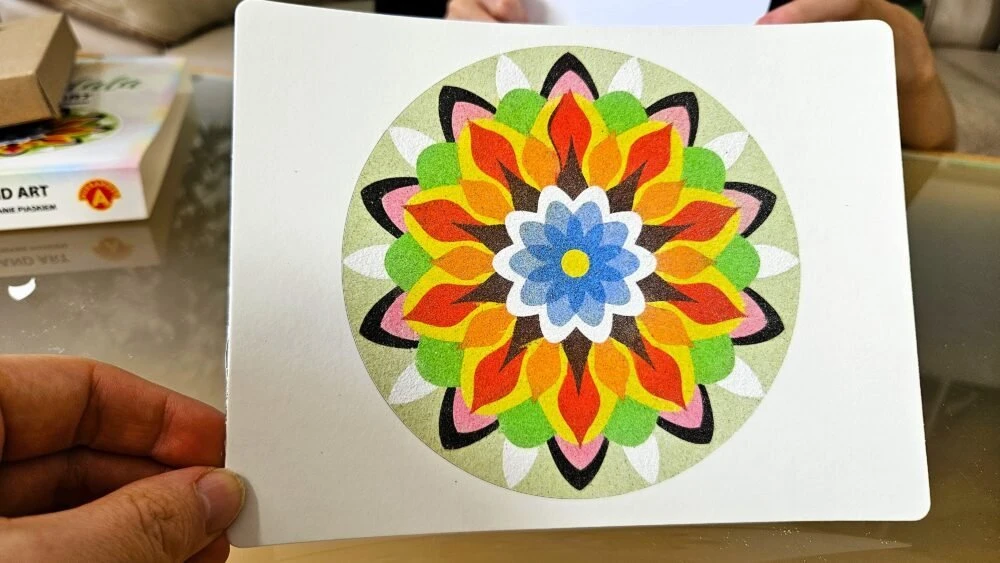 Alexander Aleksandro smėlio meno smėlio paveikslas Mandala 3 32475