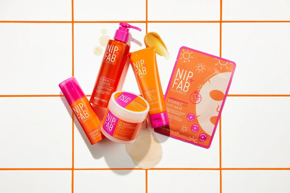 NIP+FAB Illuminate Vitamin C Fix Concentrate Extreme 15% odos serumas moterims, 30 ml
