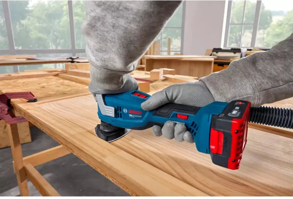 Akumuliatorinis daugiafunkcinis įrankis BOSCH GOP 18V-30 Solo LB
