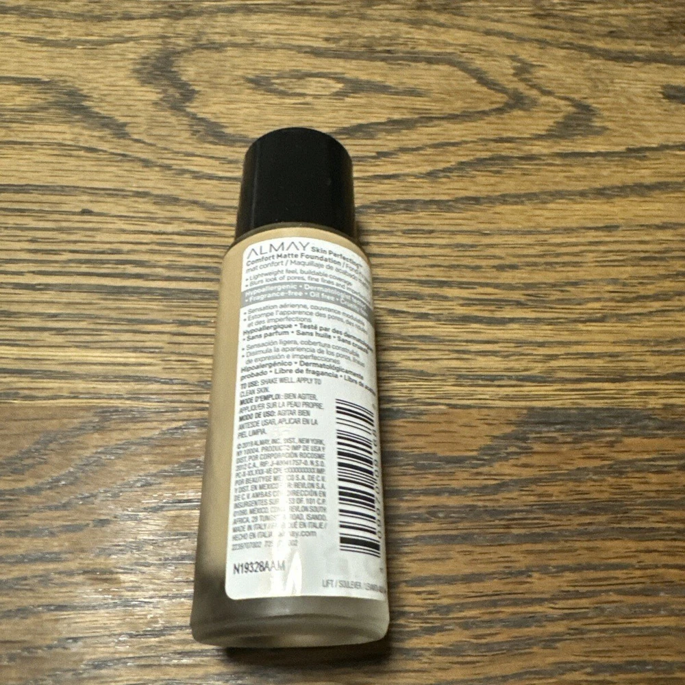 „Almay Skin Perfect Comfort Matte“ skystas makiažo pagrindas, 110 neutralus blizgus SPF 15, 30 ml