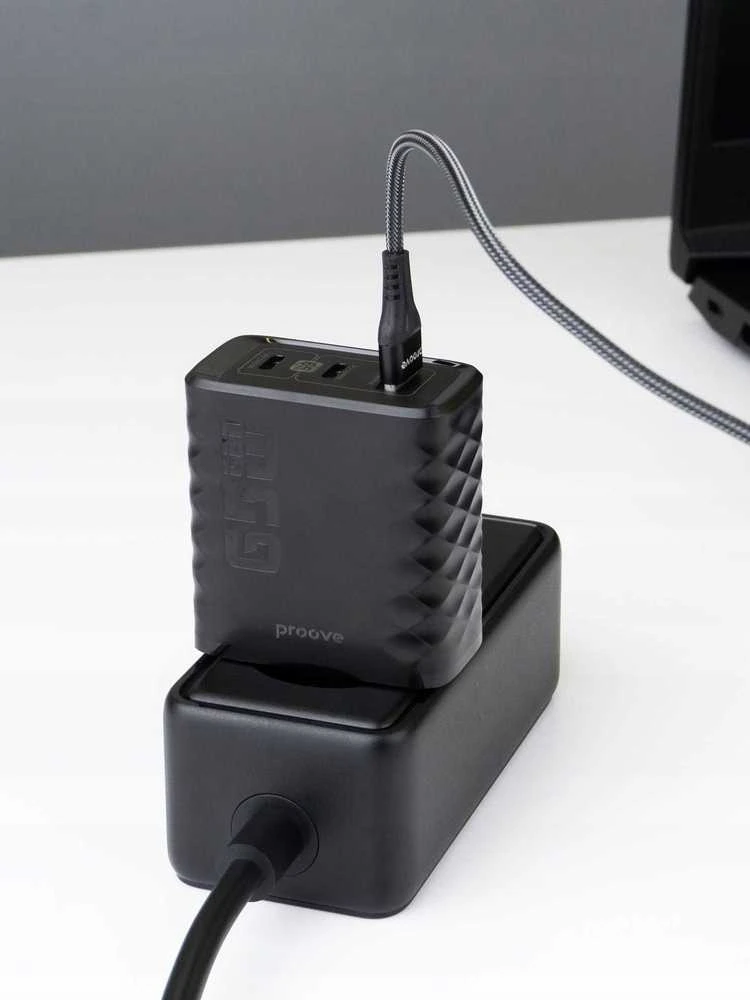 Proove Speed Surge Gan 65W juodos spalvos