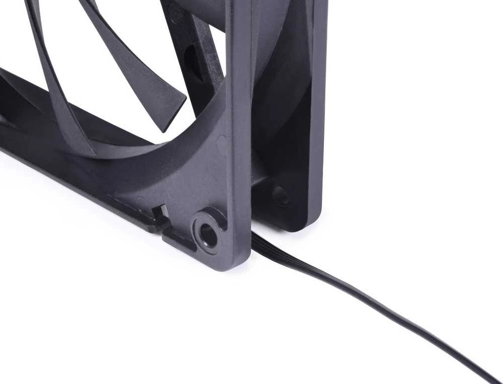 Alphacool Core PWM fan 2,000 RPM – 140 mm – juodas