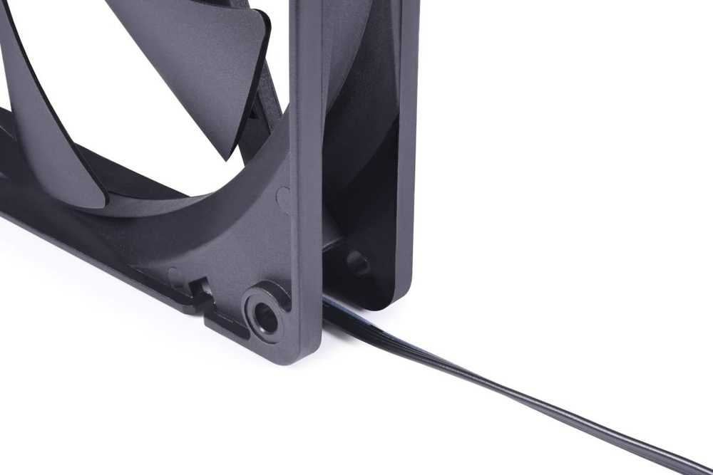 Alphacool Core PWM fan 3,200 rpm - 140 mm - juodas