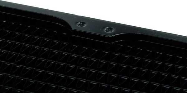 „Alphacool NexXxoS UT60“ varinis radiatorius, 420 mm, juodas