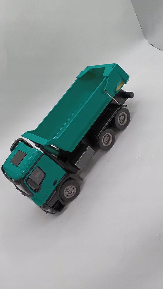 „Amewi Amewi“ radijo bangomis valdomas sunkvežimis, modelis „Mercedes Benz Arocs 2651 Rtr“