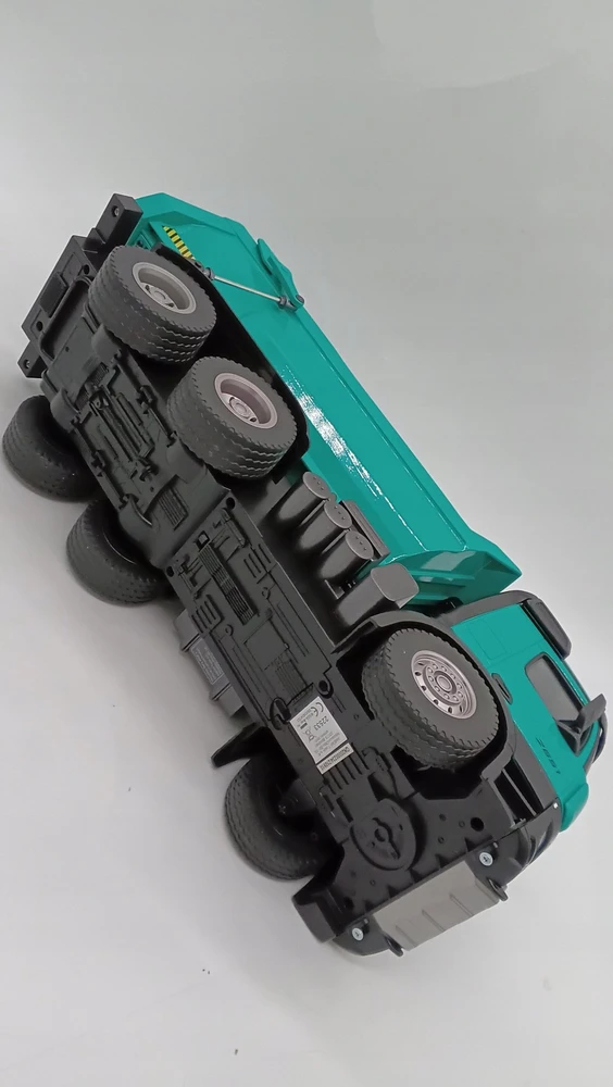 „Amewi Amewi“ radijo bangomis valdomas sunkvežimis, modelis „Mercedes Benz Arocs 2651 Rtr“