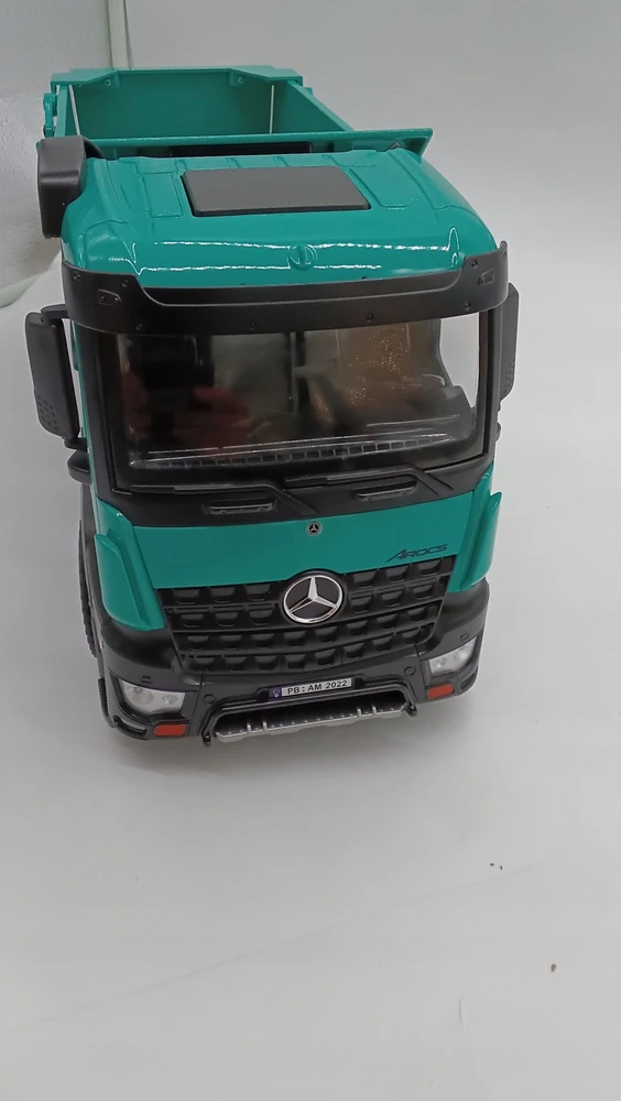 „Amewi Amewi“ radijo bangomis valdomas sunkvežimis, modelis „Mercedes Benz Arocs 2651 Rtr“