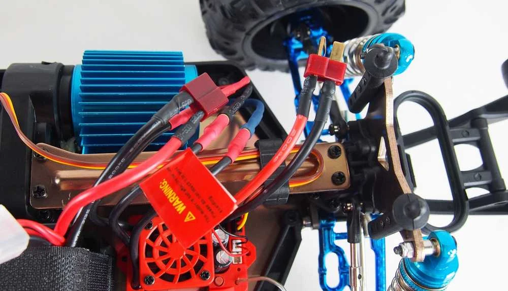 Amewi Geltona Geltona RC Auto Crusher Monstertruck Li-Po baterija 2200mAh /14+