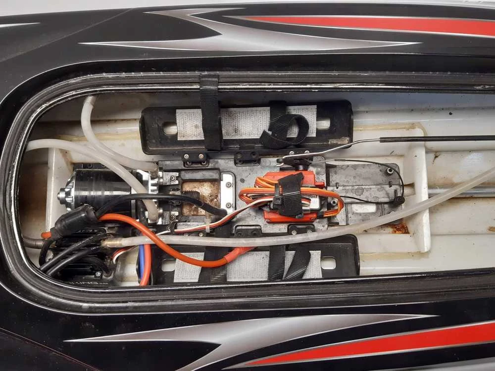 Amewi Amewi RC Boot Alpha Flame Scheme Rennboot/Ohne Akku/14+