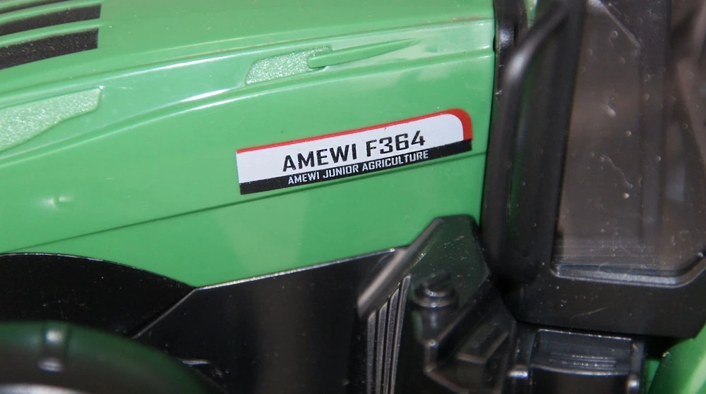 Amewi Amewi RC Traktor mit Düngerstreuer LiIon 500mAh grün/6+
