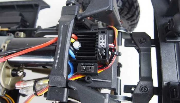 Amewi Amewi RC automobilis, modelis Amxrock Rcx10P (Profi), šepečiais valdomas 2,4 GHz.