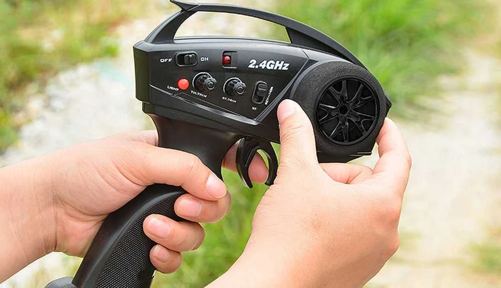 „Amewi“ RC automobilio modelis, laipiojimo purvu visureigis, lenktyninis, šepečiu valdomas 2,4 GHz, nešlifuotas, su purvu, visureigis, lenktynės
