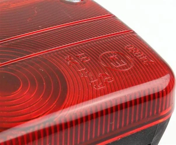 Amio Magnetiniai priekabos žibintai, su trikampiu