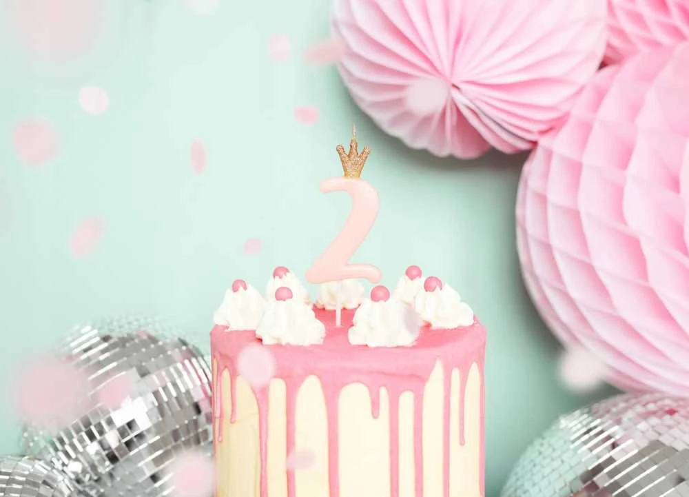 PartyDeco Žvakutė Skaičius su karūna, rausva 9,5cm, Skaičius: 2