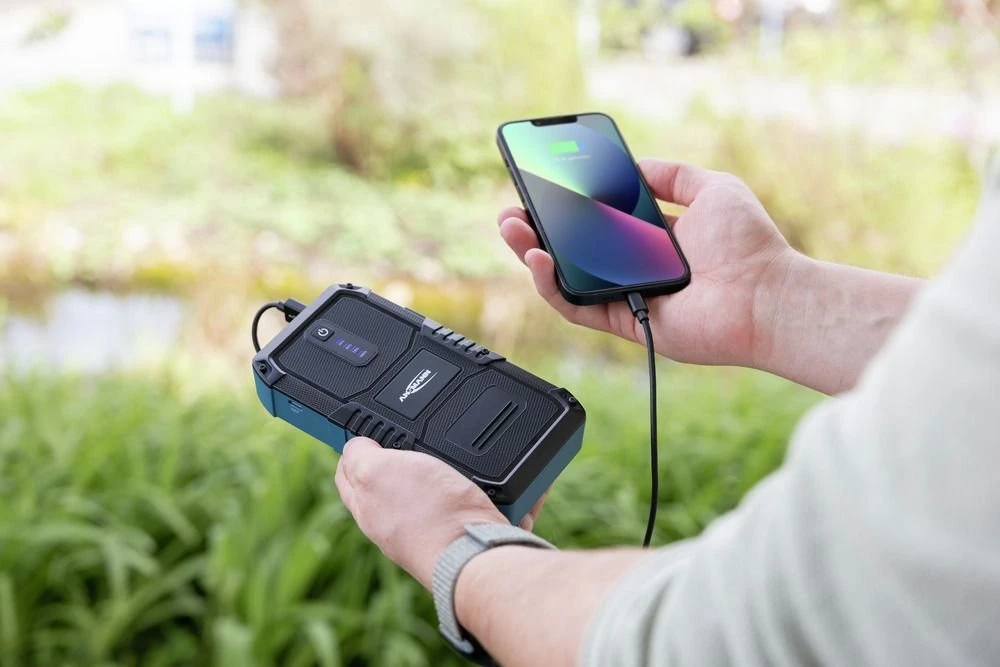 Išorinis akumuliatorius (Powerbank) su automobilio užvedimo funkcija 400A/1500A 37Wh USB-A 12W Jump Starter 10.0 ANSMANN