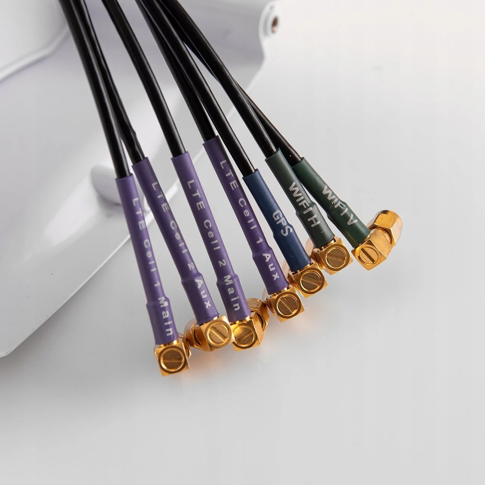 Antena dookólna Poynting Â· Anteny Â· 5G/LTE Â· Maszt/Ściana Â· A-EPNT-0004-V1-17 Â· balta Â· SMA (F)