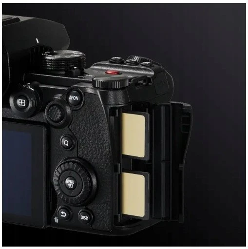 Panasonic Lumix DC-S5 II + 18-40mm