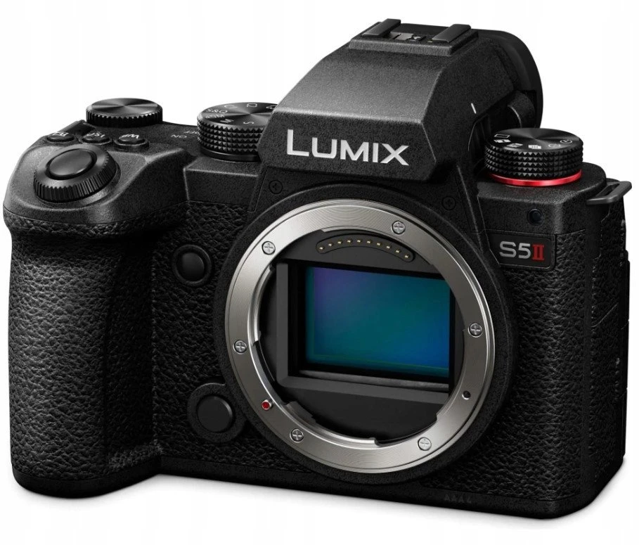 Panasonic Lumix DC-S5 II + 18-40mm