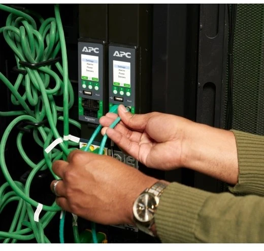 APC NetShelter Rack PDU Advanced, perjungiamas, 34,6 kW, 3 fazių, 415 V, 60 A, 560P6, 42 lizdai