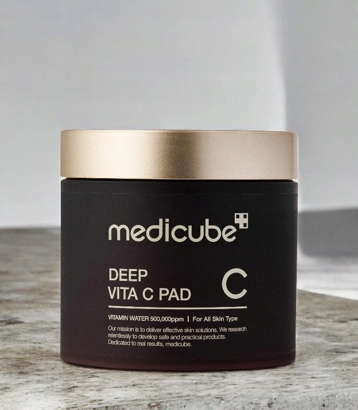 Medicube - Deep Vita C Pad - Brightening Facial Flaps with Vitamin C - Tonizuojantys veido padeliai su vitaminu C, 70 vnt/150 g