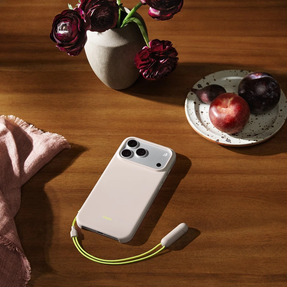 Beats iPhone 17 Pro Max Kickstand Case with MagSafe and Camera Control - Lime Stone - MGTQ4LL/A