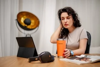 Termosas - Humanas Fluo 600 ml Nerūdijančio Plieno Neperšlampamas Oranžinis