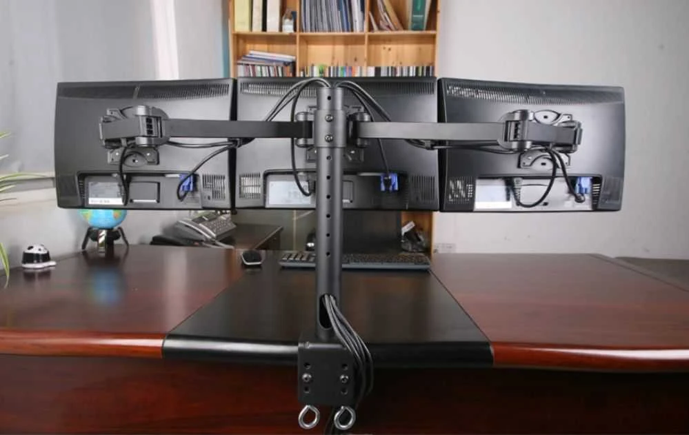 ART RAMM L-03A Stalo laikiklis L-03A skirtas 3xLCD Monitorius 13-20 3x6KG