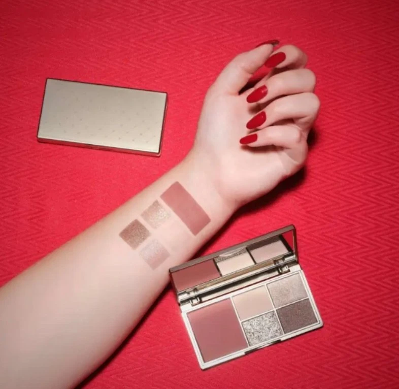 ArtDeco Empowered & Desired Collection skaistalų ir akių šešėlių paletė 03 Victress, 12 g