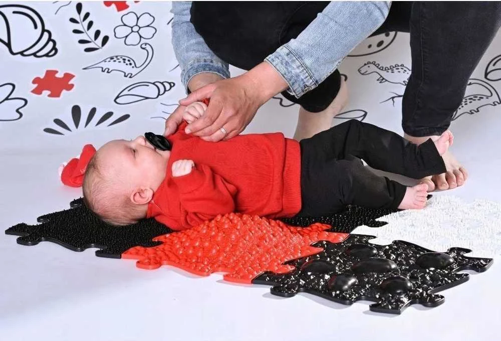 Askato Sensorinis ortopedinis kilimėlis RINKINYS 6v1 BABY B&W 6 DĖLIONĖS SENSORIKA MUFFIK / MFK-023-3