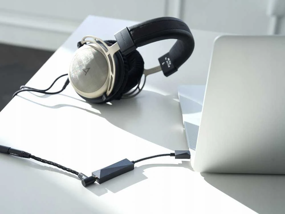 Astell & Kern tranzistorinės ausinės Stiprintuvas Astell&Kern HC3