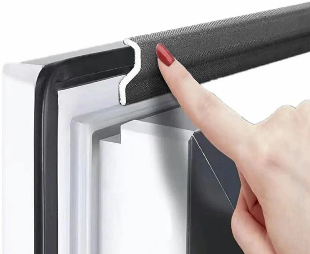 ATL Juoda 400 cm ilgio lipni langų ir durų sandarinimo juosta
