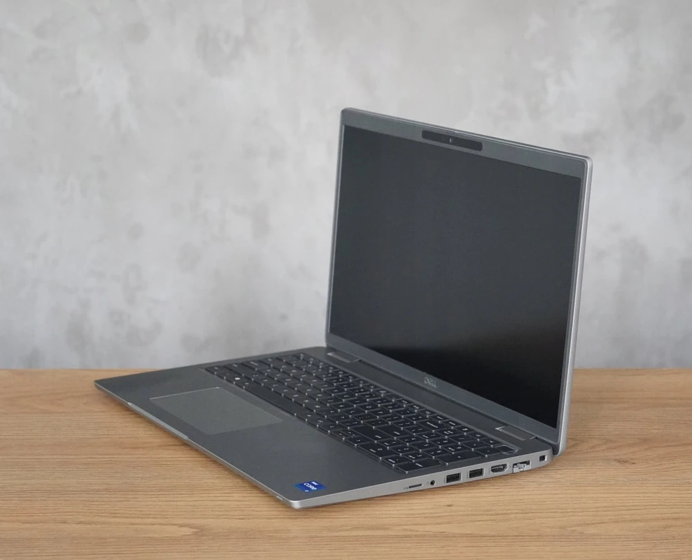 Dell Ekranas for Latitude 5520