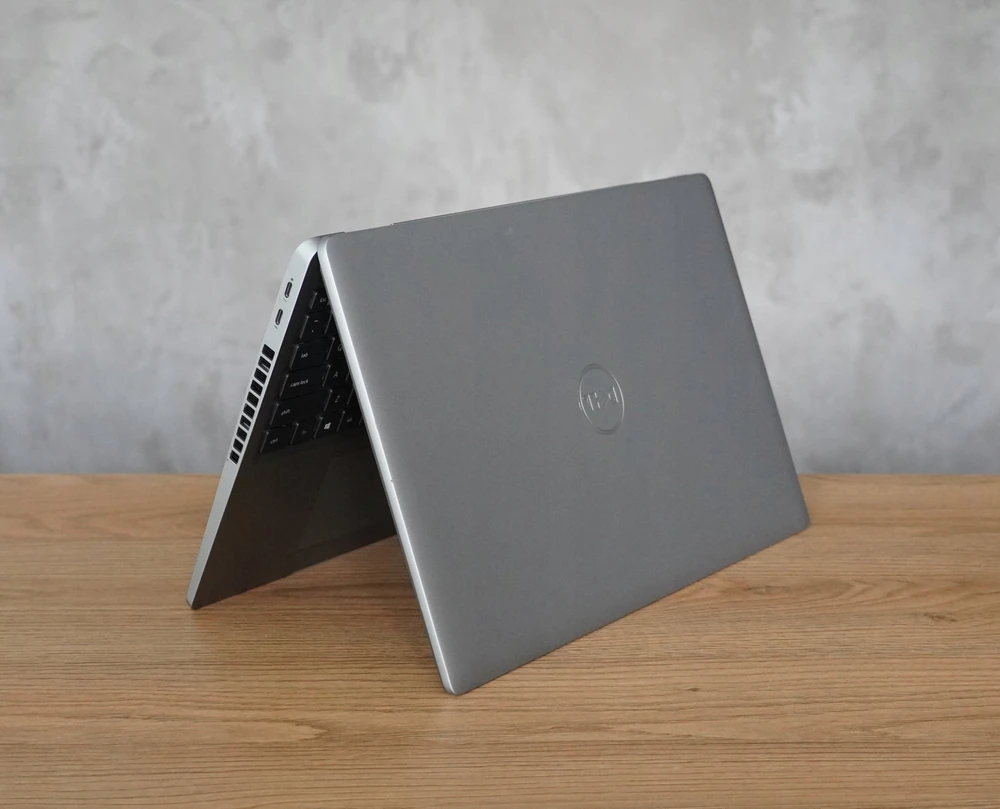 Dell Ekranas for Latitude 5520
